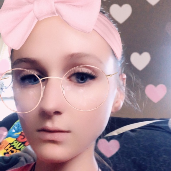 Meet your Posher, Becca - Picture 6 of 8